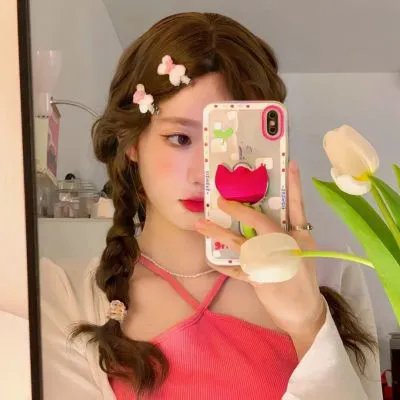 龙纹身的女孩